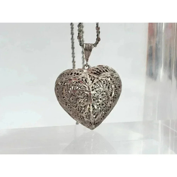 Sterling Silver Heart Shaped FIligree Style Cutout Vintage Pendant Necklace 30" - Picture 2 of 8
